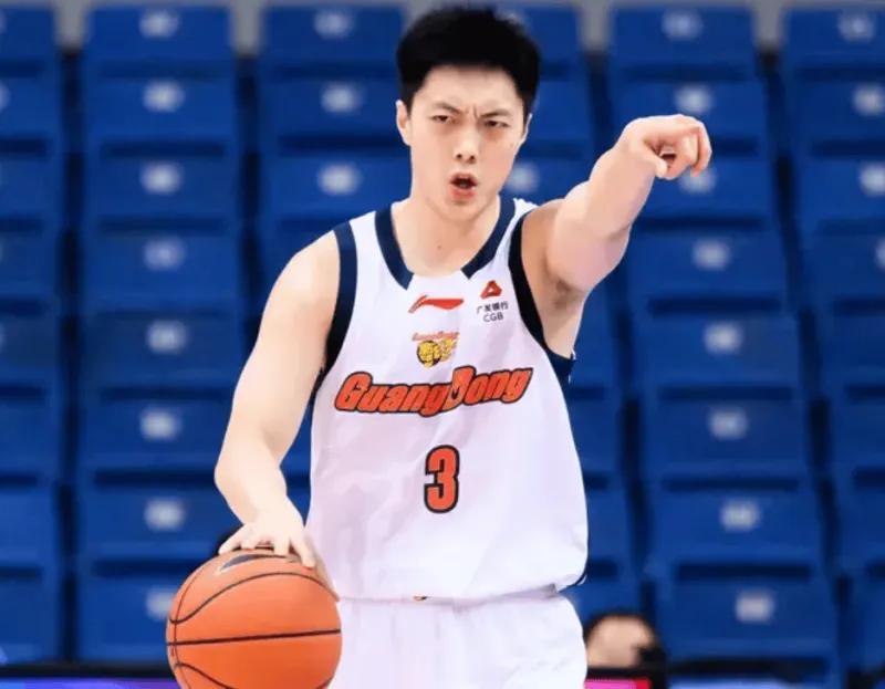 开云APP-杜锋多给胡明轩一些尊重吧！末节开始搏命主导攻守，他的能力不差